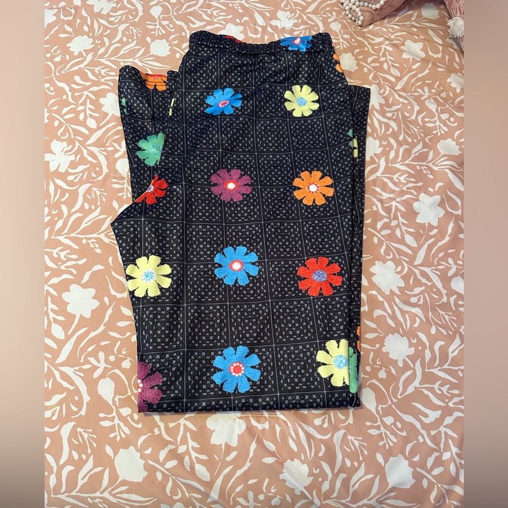 Flower Flair Leg Pull on Pants